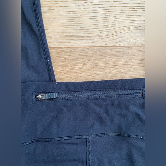 Black lululemon leggings - Picture 4 of 6